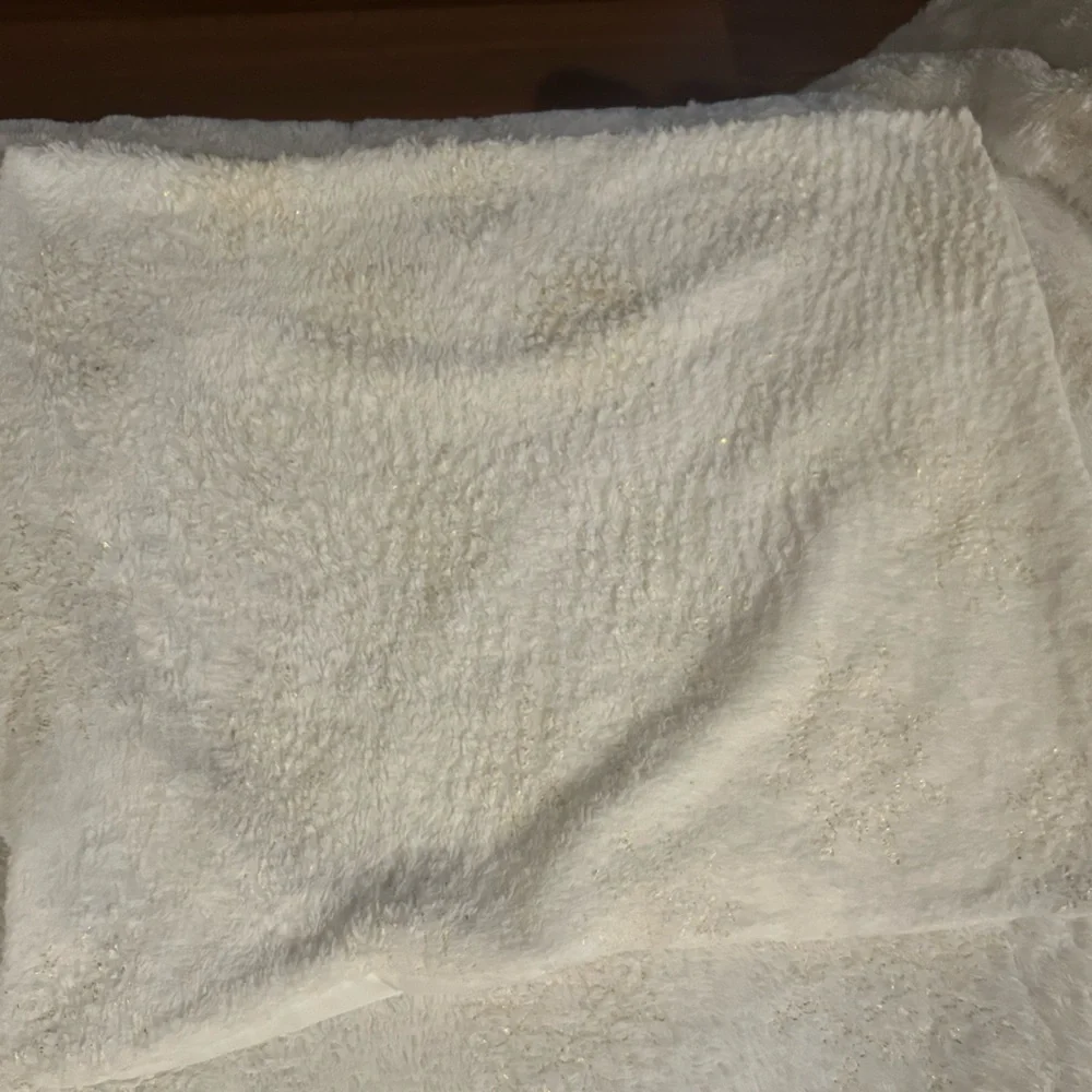 Snow Velvet Holiday Comforter Set - White/Gold-Full/Queen-There Is Some Shedding